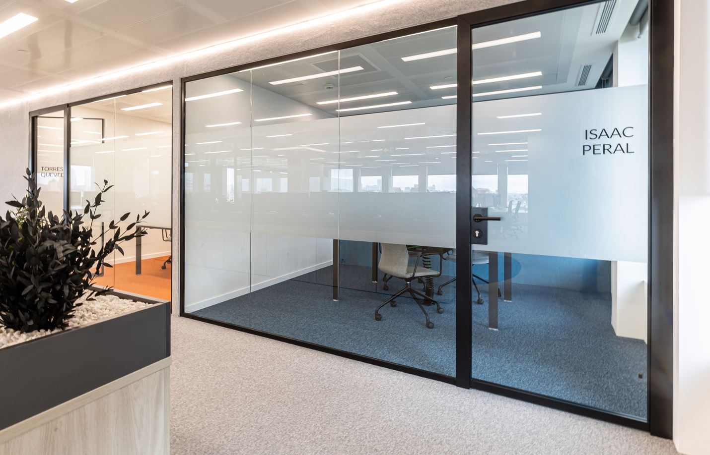 alotark-sii-group-diseno-corporativo-oficinas-los-cubos.jpg