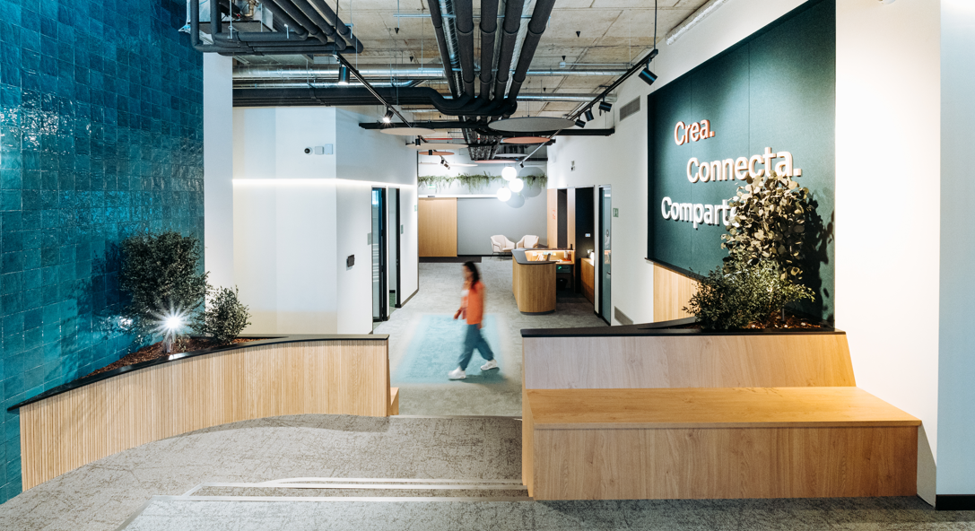 Coworking Ingeni: un espacio flexible diseñado por Alotark que fomenta colaboración y bienestar