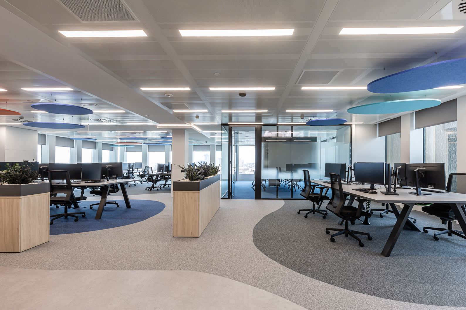 alotark-sii-group-diseno-corporativo-oficinas-los-cubos.jpg Diseño con identidad de marca para SII Group Spain en Los Cubos, por Alotark